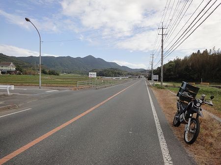 �~�����T