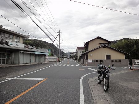 �������V