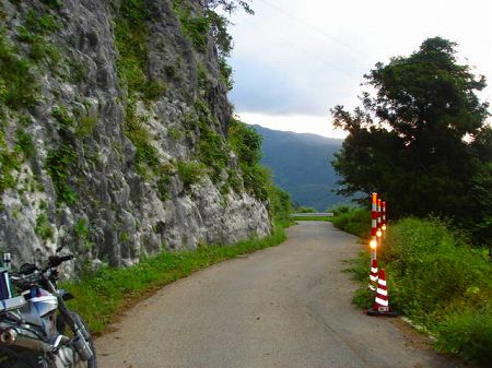 ���J���T