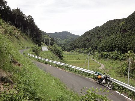 �������U