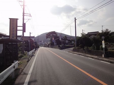 �������P