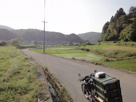 �������U