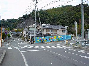 ���~���Y��