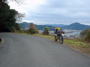 ���~���Y��