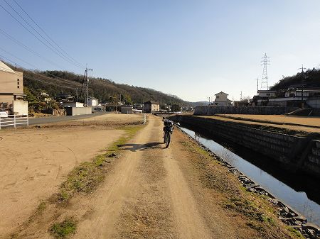 ���j�̓������񍐏��Q�O�P�R�|�Q