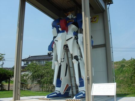 ���̉w�v�Ă̗��̃K���_���@���Ƃ̂ς킷��