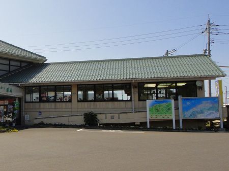 ���E��Y�ɓo�^���ꂽ�Ό���R���疽�����ꂽ���̉w�@���Ƃ̂ς킷��