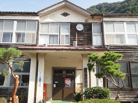 ���포�w�Z���ʌ��ց@���Ƃ̂ς킷��