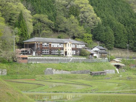 �����钬���n�I���w�Z�S�i�@���Ƃ̂ς킷��